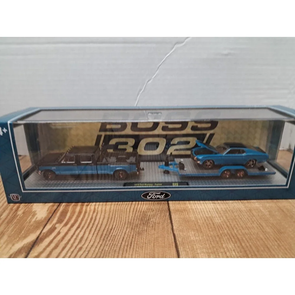 M2 Machines 1970 Ford Mustang Boss 302 & 1990 Ford F-350 Dually Hauler Chase R99